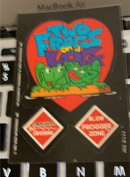 1983 Topps Video City Sega Frogger Two Frogs on a Log — front