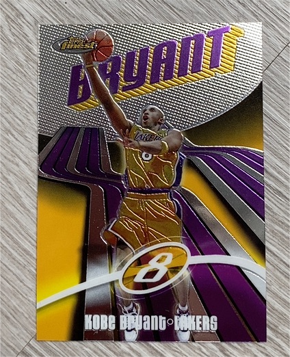 2003-04 Topps Finest #88 Kobe Bryant — front