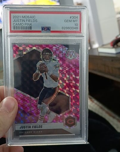 2021 Panini Mosaic #304 Justin Fields — front