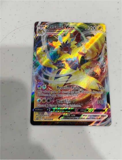 Pokémon TCG 2022 SWSH264 Zeraora VMAX — front