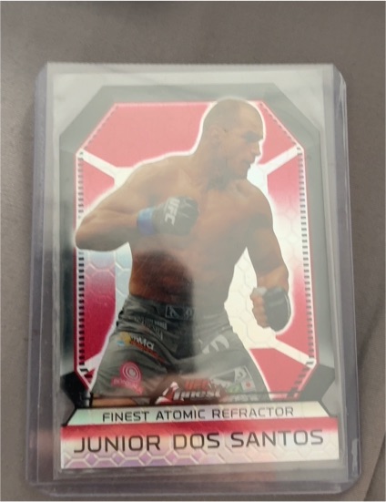 2011 Topps UFC Finest Atomic Refractor #FAR-10 Junior Dos Santos — front