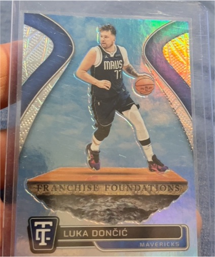 2024-25 Panini Totally Certified #25 Luka Dončić Franchise Foundations Mirror — front