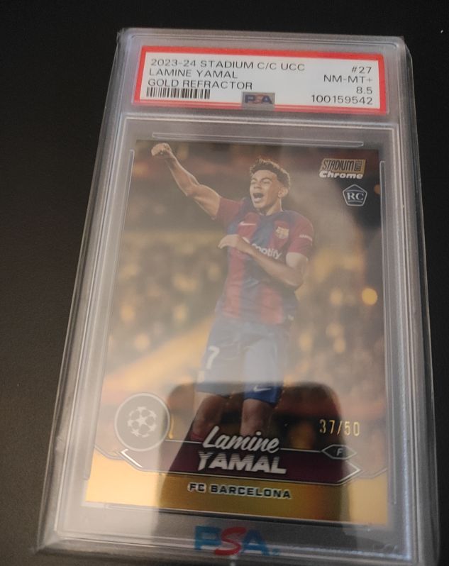 2023-24 Topps Stadium Club UCC #27 Lamine Yamal Gold Refractor — front