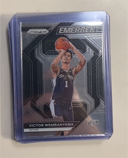 2023-24 Panini Prizm #12 Victor Wembanyama Emergent Rookie Card — front
