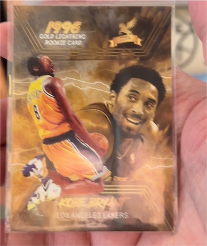 1996 Fleer Gold Lightning #1 Kobe Bryant — front