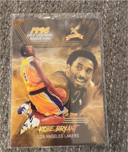 1996 Gold Lightning Rookie Card Kobe Bryant — front