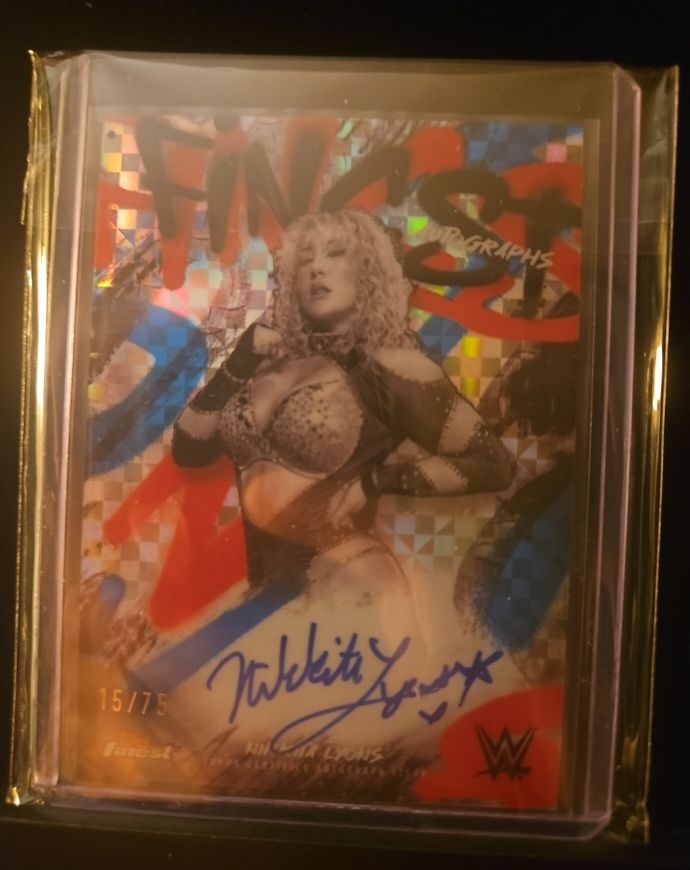 2025 Topps Finest #15 Nikkita Lyons — front