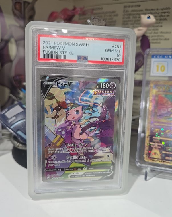 2021 Pokemon SWSH Fusion Strike #251 Mew V Full Art — front