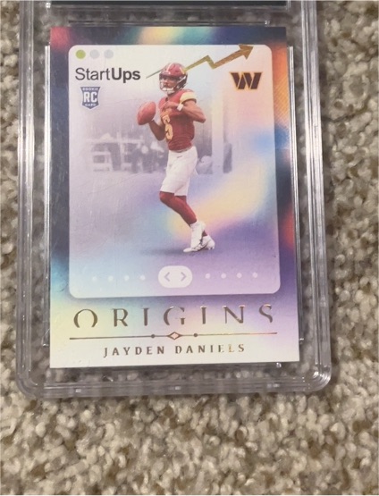 2024 Panini Origins #18 Jayden Daniels — front