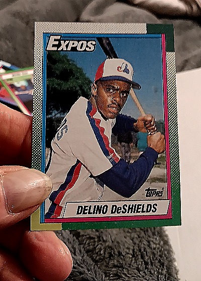 1990 Topps #224 Delino DeShields — front