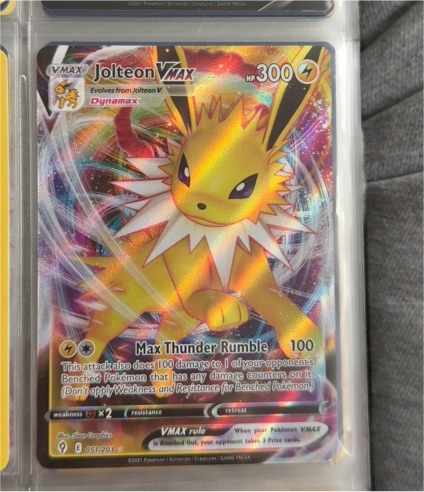 2021 Pokémon TCG Evolving Skies #051 Jolteon VMAX — front