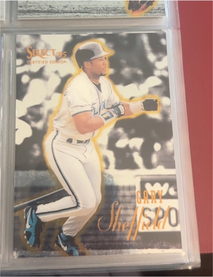 1995 Select Certified #28 Gary Sheffield — front