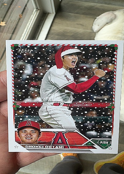 2023 Topps Holiday #H17 Shohei Ohtani — front