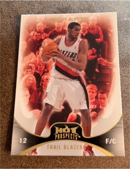 2008-09 Fleer Hot Prospects #12 LaMarcus Aldridge — front
