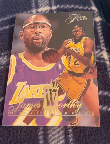 1994-95 Fleer Flair #77 James Worthy — front