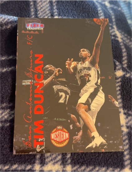 1999-00 Fleer Tradition #4 Tim Duncan — front