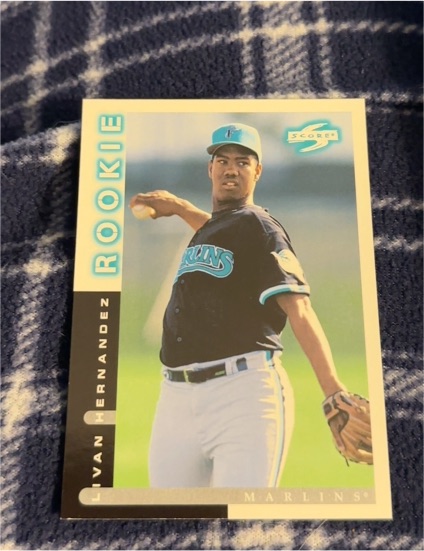 1998 Score #250 Livan Hernandez — front