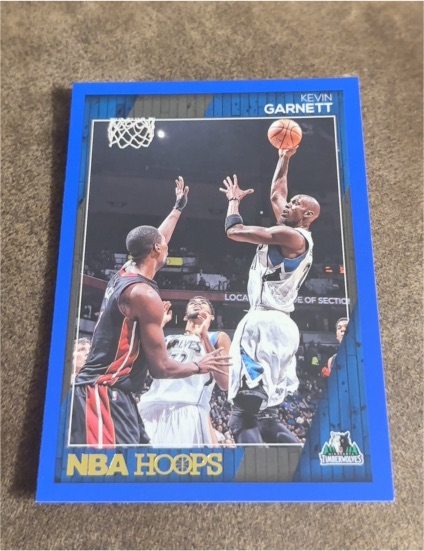2016-17 Panini NBA Hoops #139 Kevin Garnett — front