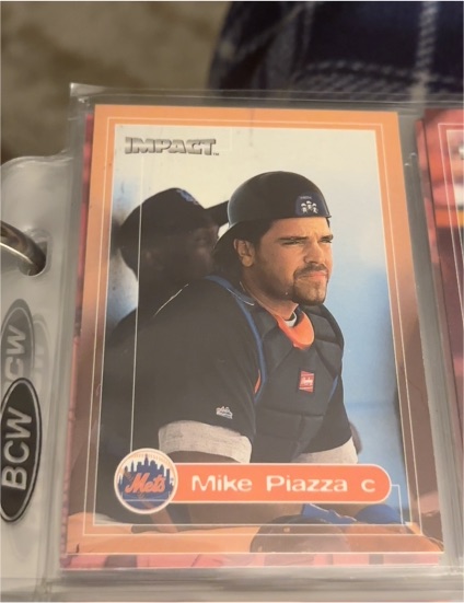 2000 Fleer Impact #29 Mike Piazza — front
