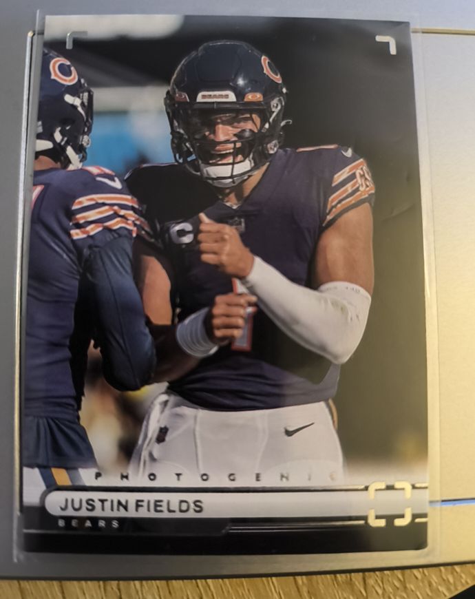 2022 Panini Chronicles Photogenic #PH-24 Justin Fields — front