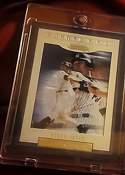 2002 Fleer Showcase Avant Card #126 Derek Jeter — front