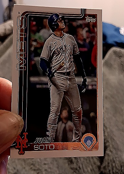 2025 Topps #700 Juan Soto — front