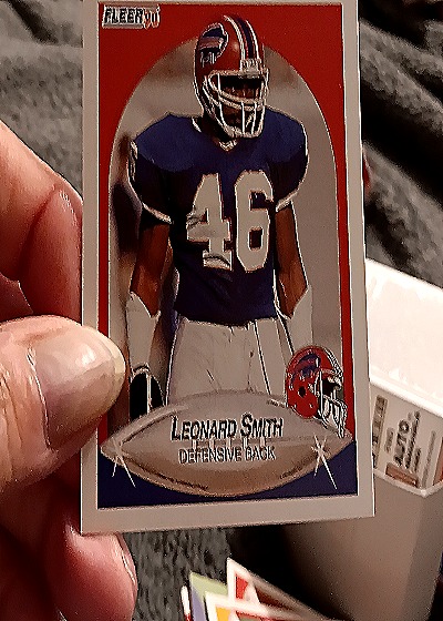 1990 Fleer #122 Leonard Smith — front