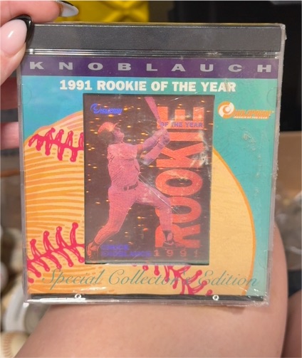 1991 MJB Holographics Rookie of the Year Chuck Knoblauch — front