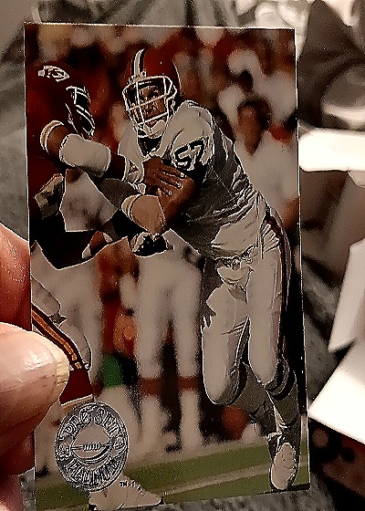 1997 Fleer #22 Clay Matthews — front