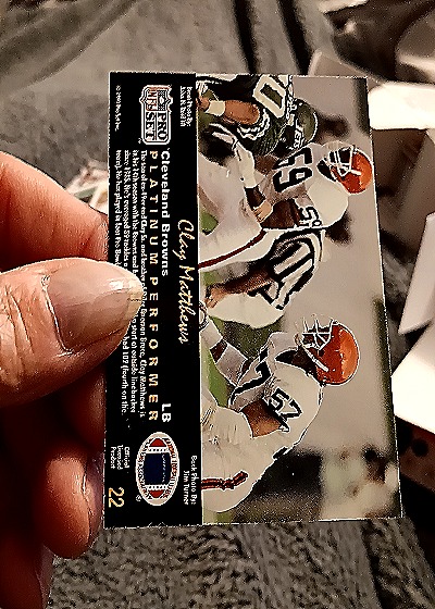 1997 Fleer #22 Clay Matthews — back