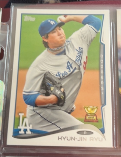 2014 Topps #40a Hyun-Jin Ryu — front