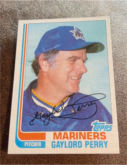 1982 Topps Traded #88T Gaylord Perry — front