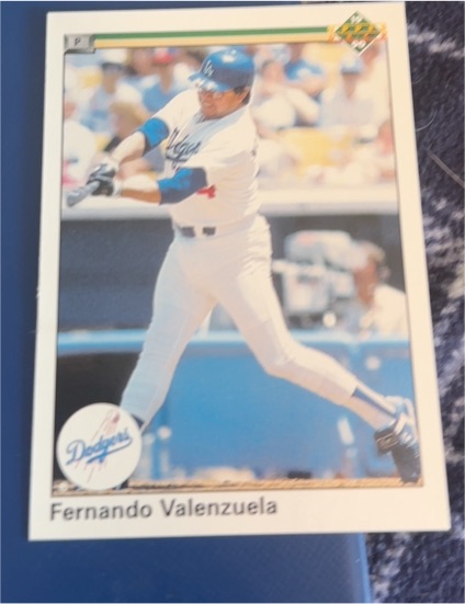 1990 Upper Deck #445 Fernando Valenzuela — front