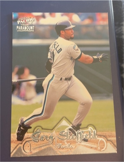 1998 Pacific Paramount Gary Sheffield — front