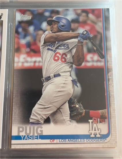 2019 Topps #162 Yasiel Puig — front