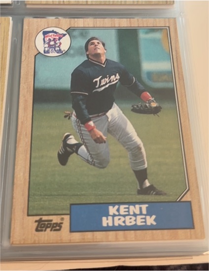 1987 Topps #679 Kent Hrbek — front