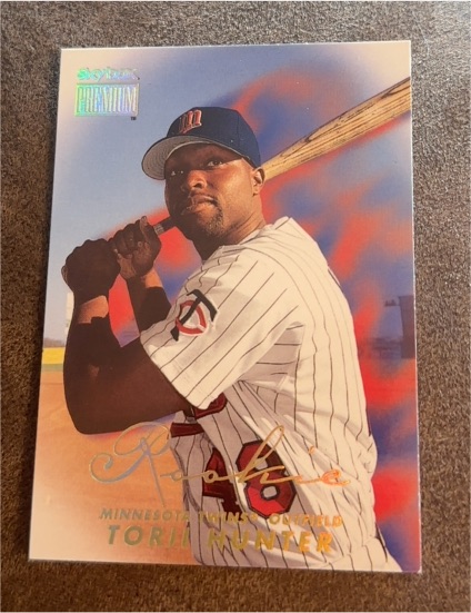 1994 SkyBox Premium Torii Hunter — front
