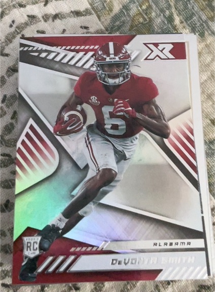2021 Panini Chronicles Draft Picks XR #184 DeVonta Smith — front