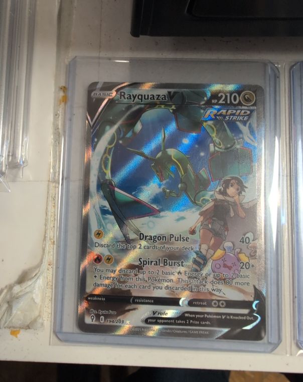 2021 Pokémon TCG Rayquaza V #194 — front