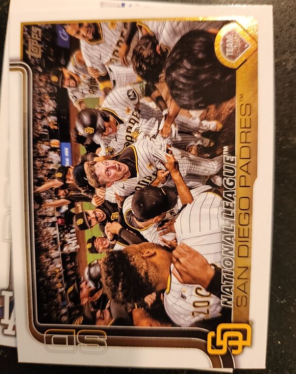 2025 Topps #39 San Diego Padres Team Card — front