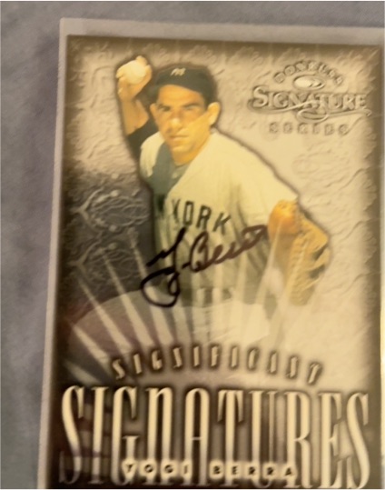1998 Donruss Signature Series #/2000 Yogi Berra — front