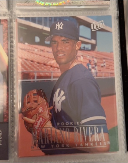 1996 Fleer Ultra #105 Mariano Rivera — front