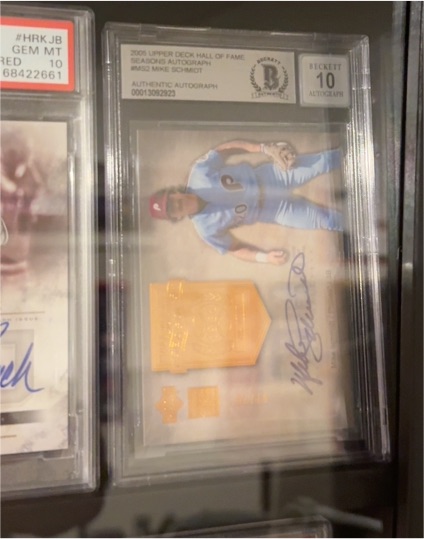2005 Upper Deck Hall of Fame Seasons Autograph #HOF32 Mike Schmidt — front