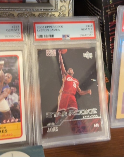 2003 Upper Deck #301 LeBron James Star Rookie — front