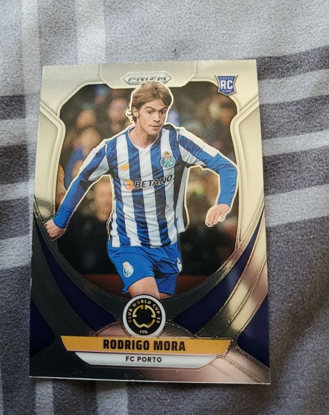 2025 Panini Prizm Club World Cup #98 Rodrigo Mora — front