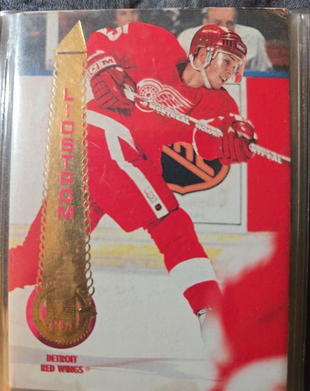 1994-95 Pinnacle #66 Nicklas Lidstrom — front