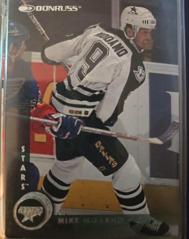 1997-98 Donruss #104 Mike Modano — front