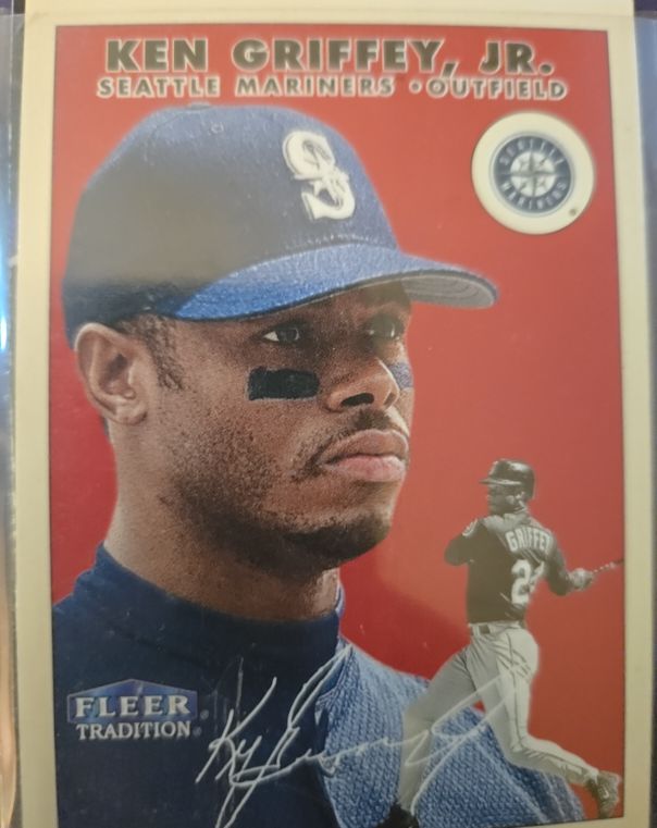 2000 Fleer Tradition #222 Ken Griffey Jr. — front