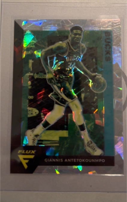 2020-21 Panini Flux #97 Giannis Antetokounmpo — front