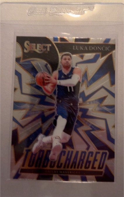 2021-22 Panini Select #9 Luka Dončić Turbocharged — front